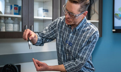 Training instructor demonstrating during an eLearning course